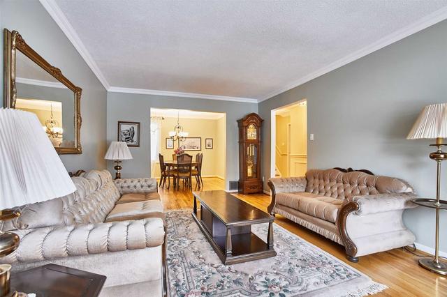 14 Rolling Meadows, House detached with 4 bedrooms, 3 bathrooms and 4 parking in Toronto ON | Image 40