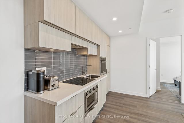 3104 - 39 Roehampton Ave, Condo with 2 bedrooms, 2 bathrooms and 1 parking in Toronto ON | Image 3
