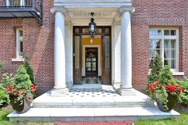 32 Castle Frank Rd, House detached with 9 bedrooms, 9 bathrooms and 8 parking in Toronto ON | Image 2