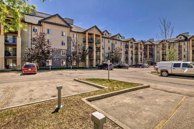 1432 - 8810 Royal Birch Boulevard, Condo with 2 bedrooms, 2 bathrooms and 1 parking in Calgary AB | Image 3