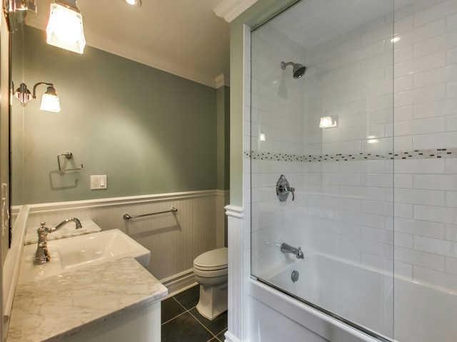 2 - 151 Robert St, Condo with 2 bedrooms, 2 bathrooms and null parking in Toronto ON | Image 7