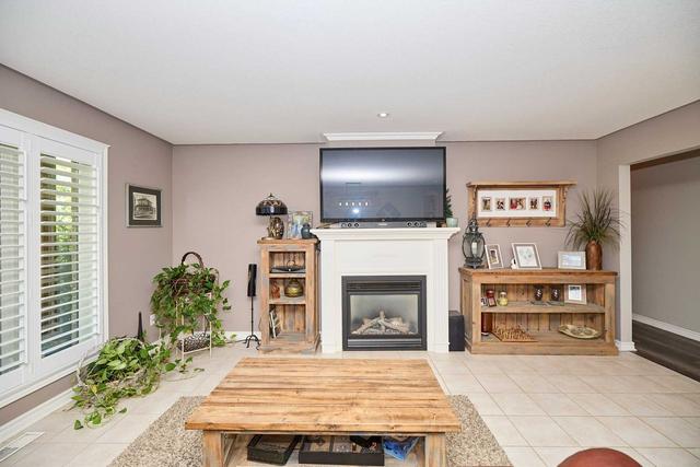 32 Bayview Lane, House detached with 3 bedrooms, 3 bathrooms and 6 parking in Port Colborne ON | Image 4
