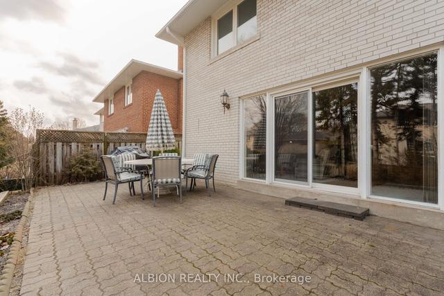 52 Hunting Rdge, House detached with 3 bedrooms, 3 bathrooms and 6 parking in Toronto ON | Image 28