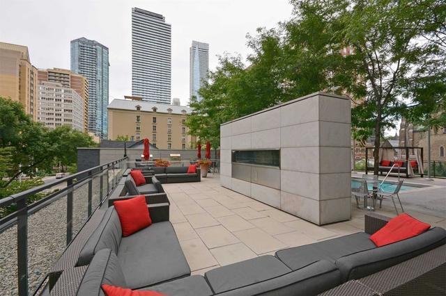 2108 - 110 Charles St E, Condo with 2 bedrooms, 2 bathrooms and 1 parking in Toronto ON | Image 7