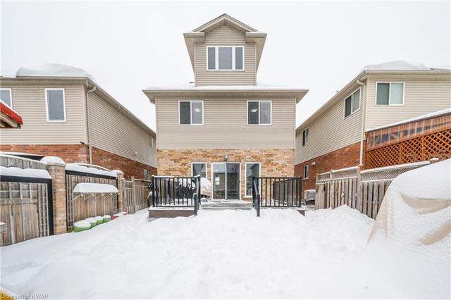 422 Sienna Crescent, House detached with 3 bedrooms, 1 bathrooms and 3 parking in Kitchener ON | Image 40