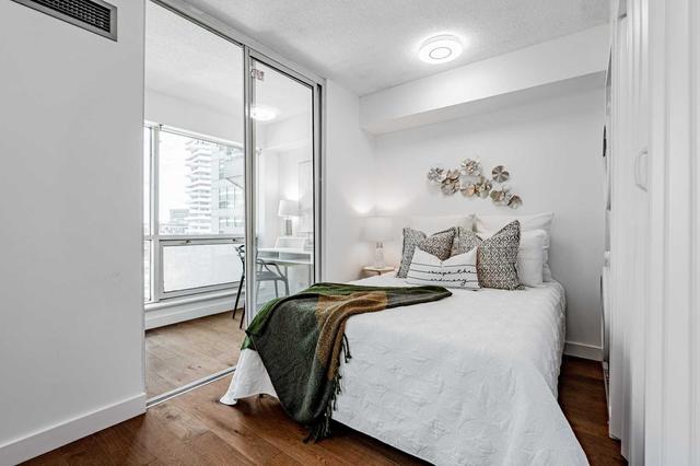 1113 - 10 Queens Quay W, Condo with 1 bedrooms, 1 bathrooms and 0 parking in Toronto ON | Image 8