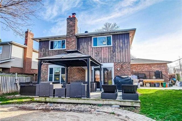 2471 Sinclair Circ, House detached with 3 bedrooms, 4 bathrooms and 6 parking in Burlington ON | Image 14