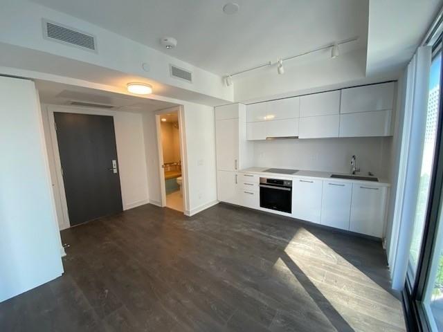 1013 - 188 Cumberland St, Condo with 1 bedrooms, 1 bathrooms and 0 parking in Toronto ON | Image 3