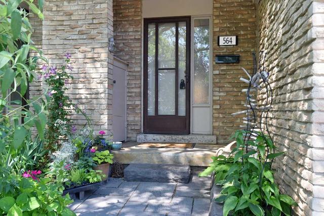 564 Forestwood Cres, Condo with 3 bedrooms, 2 bathrooms and 2 parking in Burlington ON | Image 23