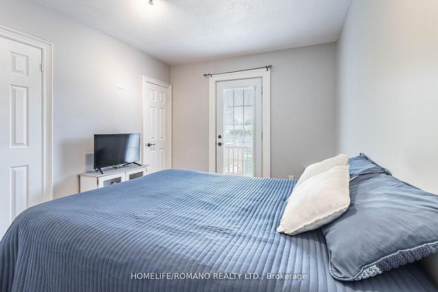 31 Gracefield Ave, House detached with 3 bedrooms, 2 bathrooms and 5 parking in Toronto ON | Image 10