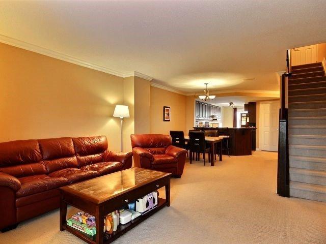 618 Lakeridge Dr, Condo with 2 bedrooms, 3 bathrooms and 2 parking in Ottawa ON | Image 3