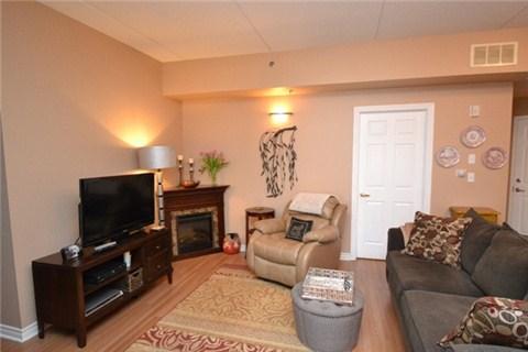 101 - 308 Watson Pkwy N, Condo with 3 bedrooms, 2 bathrooms and 1 parking in Guelph ON | Image 8