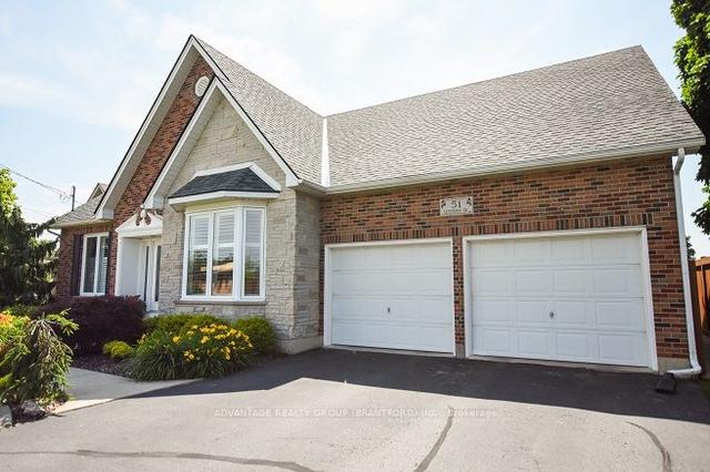51 Queensway Dr, House detached with 3 bedrooms, 4 bathrooms and 8 parking in Brantford ON | Image 1