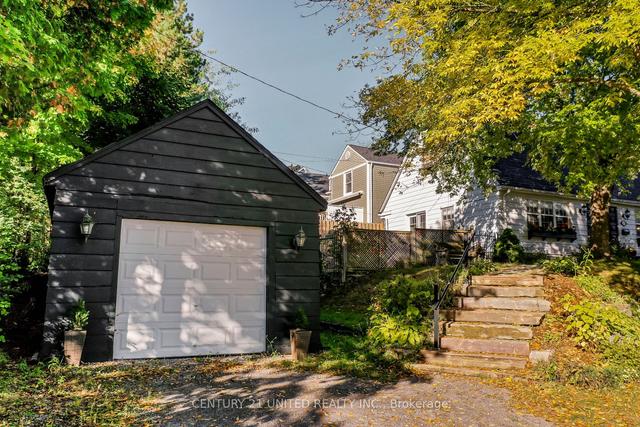 375 Albertus Ave, House detached with 2 bedrooms, 2 bathrooms and 3 parking in Peterborough ON | Image 33