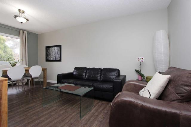 14 Parker Cres, Townhouse with 3 bedrooms, 2 bathrooms and 1 parking in Ajax ON | Image 9
