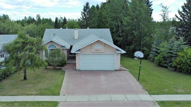 5925 10 Avenue, House detached with 5 bedrooms, 3 bathrooms and 2 parking in Edson AB | Image 2