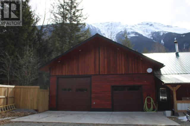 2301 Mackenzie 20 Highway, House detached with 3 bedrooms, 2 bathrooms and null parking in Central Coast C BC | Image 37