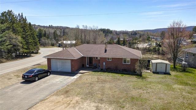 3 Pinecrest Avenue, House detached with 4 bedrooms, 3 bathrooms and 4 parking in Madawaska Valley ON | Image 3
