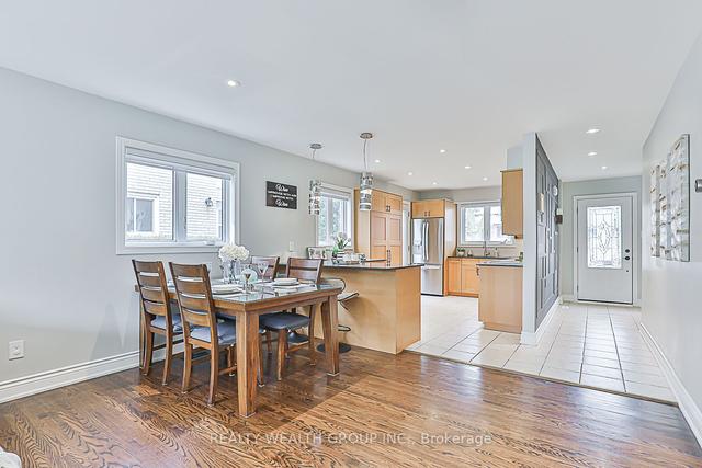 31 Greenwin Village Rd, House detached with 4 bedrooms, 2 bathrooms and 3 parking in Toronto ON | Image 3