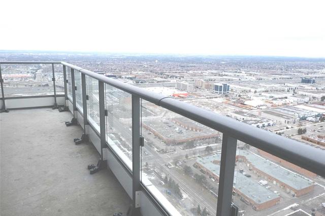 4610 - 5 Buttermill Ave, Condo with 2 bedrooms, 2 bathrooms and 1 parking in Vaughan ON | Image 3