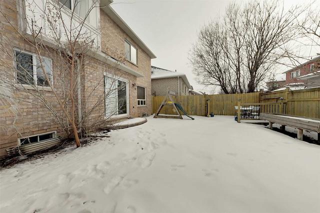 41 Amboise Cres, House detached with 3 bedrooms, 4 bathrooms and 6 parking in Brampton ON | Image 7