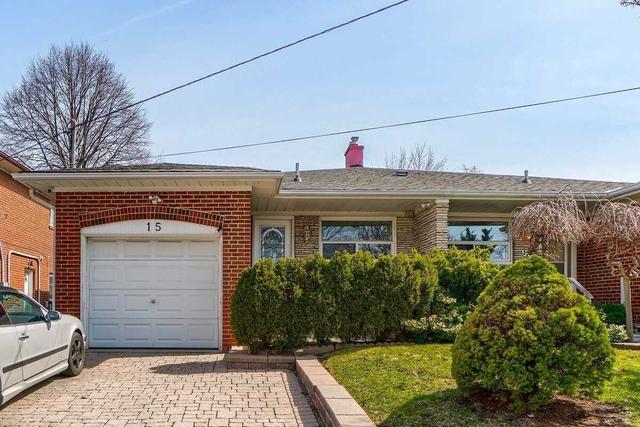15 Green Bush Rd, House semidetached with 3 bedrooms, 2 bathrooms and 3 parking in Toronto ON | Image 1