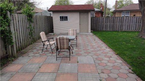 30 Wantanopa Cres, House detached with 3 bedrooms, 3 bathrooms and 5 parking in Toronto ON | Image 11