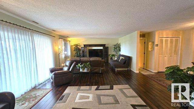 411 - 14810 51 Av Nw, Condo with 2 bedrooms, 2 bathrooms and 2 parking in Edmonton AB | Image 9