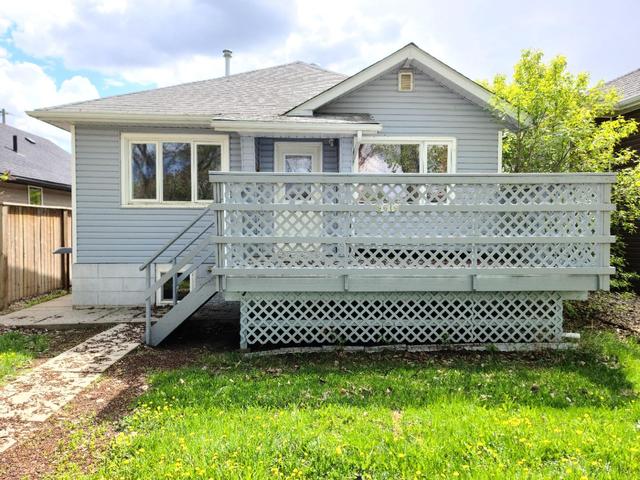 9619 95 Avenue, House detached with 4 bedrooms, 2 bathrooms and 2 parking in Peace River AB | Image 1