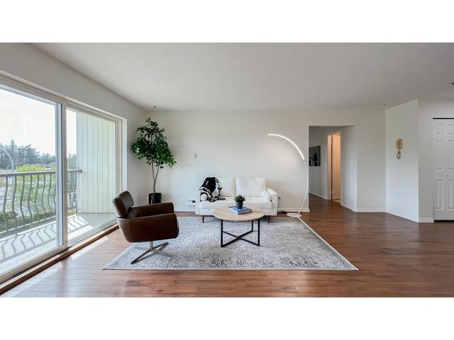 302 - 3043 270 Street, Condo with 3 bedrooms, 2 bathrooms and 1 parking in Langley BC | Image 4