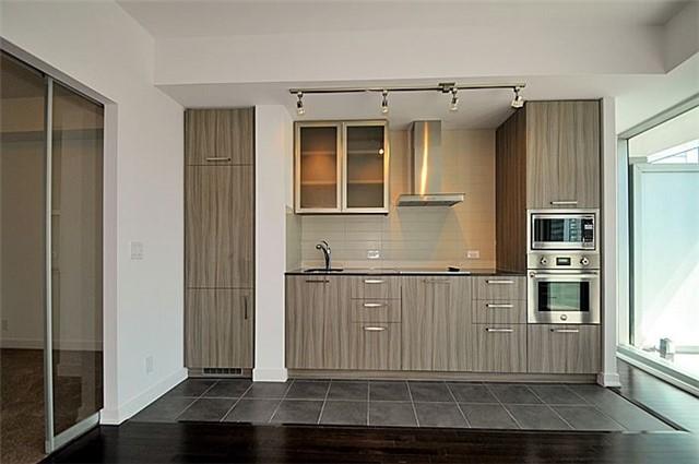 1301 - 14 York St, Condo with 3 bedrooms, 2 bathrooms and 1 parking in Toronto ON | Image 5