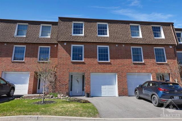 12 Moorside Private, Townhouse with 3 bedrooms, 3 bathrooms and 2 parking in Ottawa ON | Image 1