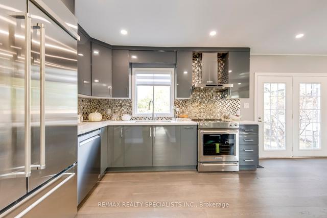 513 Maplehurst Ave, House detached with 4 bedrooms, 3 bathrooms and 5 parking in Oakville ON | Image 6