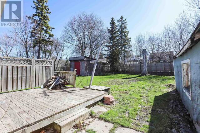 580 Charles St, House detached with 6 bedrooms, 2 bathrooms and null parking in Sault Ste. Marie ON | Image 35