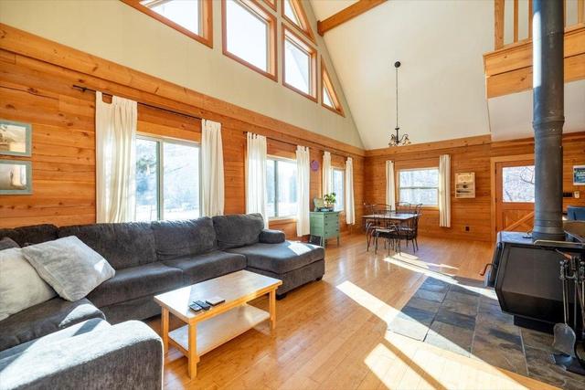 9115 Main Street, House detached with 3 bedrooms, 2 bathrooms and 3 parking in East Kootenay B BC | Image 11
