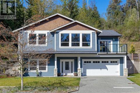 686 Colonia Dr, House detached with 3 bedrooms, 2 bathrooms and 4 parking in Ladysmith BC | Card Image