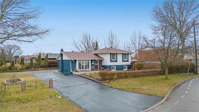 32 Dundonald St, House detached with 3 bedrooms, 2 bathrooms and 12 parking in St. Catharines ON | Image 12