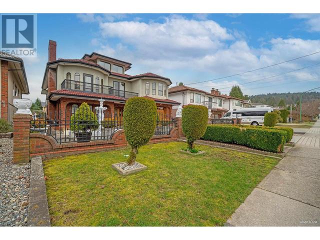 7113 Union Street, House detached with 6 bedrooms, 5 bathrooms and 3 parking in Burnaby BC | Image 2