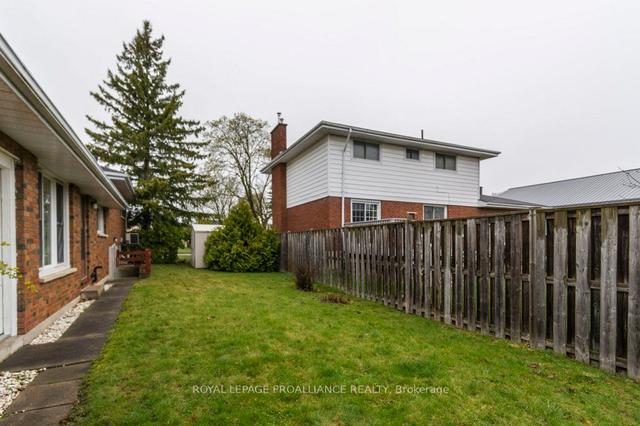 5 Plaza Sq, House detached with 3 bedrooms, 2 bathrooms and 3 parking in Belleville ON | Image 19