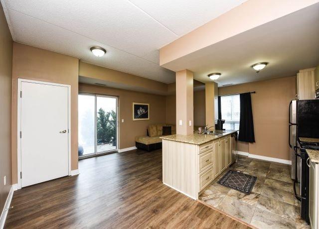 103 - 1421 Costigan Rd, Condo with 2 bedrooms, 2 bathrooms and 2 parking in Milton ON | Image 3