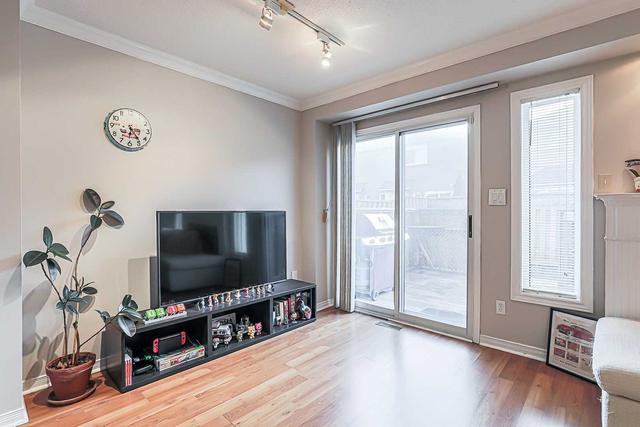 574 Skinner Ave, House semidetached with 3 bedrooms, 4 bathrooms and 3 parking in Newmarket ON | Image 3
