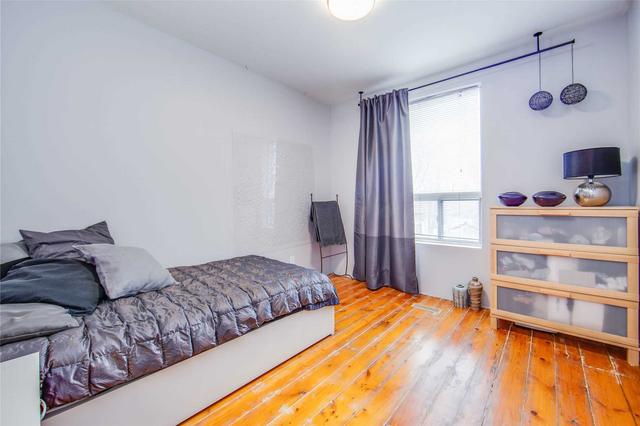 1547 Queen St W, House semidetached with 5 bedrooms, 2 bathrooms and 0 parking in Toronto ON | Image 17