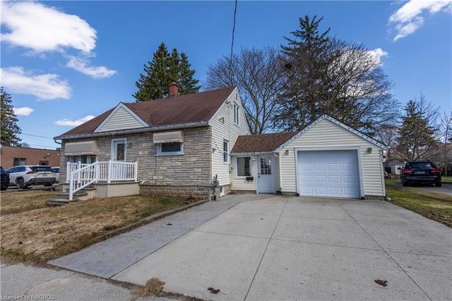 443 14th Avenue, House detached with 2 bedrooms, 1 bathrooms and 3 parking in Hanover ON | Image 12