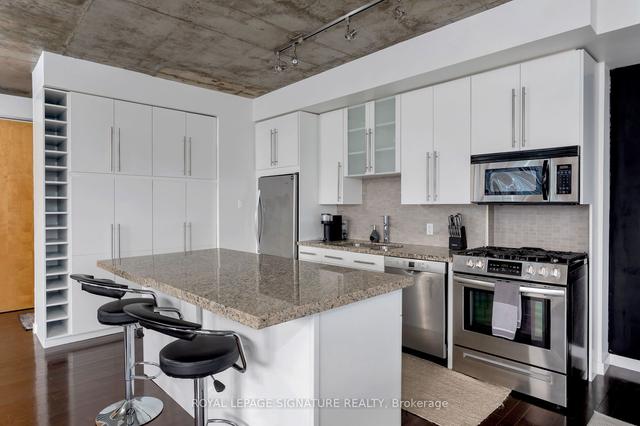 lph18 - 1 Shaw St, Condo with 2 bedrooms, 2 bathrooms and 1 parking in Toronto ON | Image 23