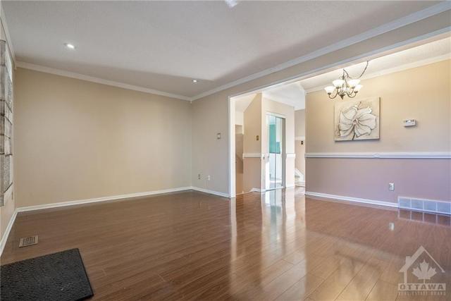24 Mcclintock Way, Townhouse with 3 bedrooms, 3 bathrooms and 1 parking in Ottawa ON | Image 9