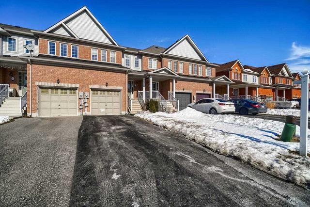 44 Dewell Cres, House attached with 3 bedrooms, 3 bathrooms and 3 parking in Clarington ON | Image 12