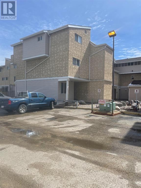 207, - 9738 82 Avenue, Condo with 2 bedrooms, 1 bathrooms and 1 parking in Grande Prairie AB | Image 3