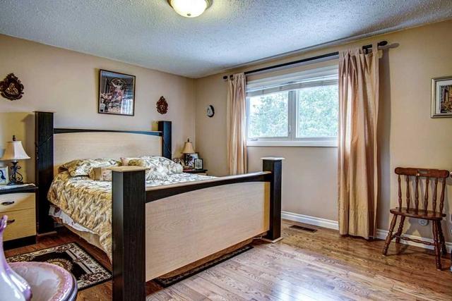 2405 Benedet Dr, House detached with 3 bedrooms, 4 bathrooms and 4 parking in Mississauga ON | Image 3