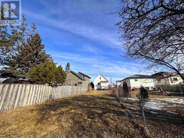 411 Fourth Ave, House detached with 2 bedrooms, 1 bathrooms and null parking in Thunder Bay ON | Image 39