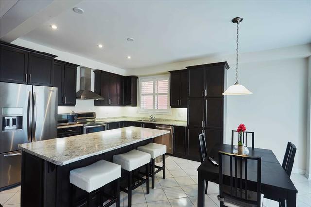 upper - 321 Trudeau Dr, House detached with 4 bedrooms, 4 bathrooms and 3 parking in Milton ON | Image 11